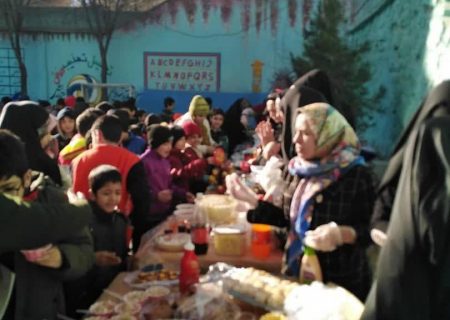 برگزاری جشنواره غذا در مجتمع آموزشی شهیدان آقامحمدی و شیرین